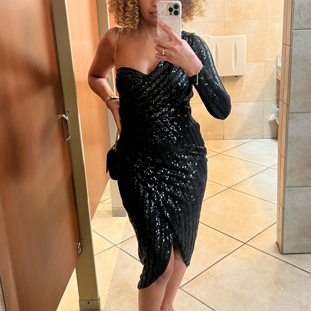 Lulu's Black One-Shoulder Sequin Cocktail Dress